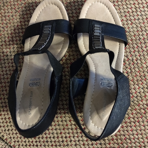 Shoes - Picture 1 of 3